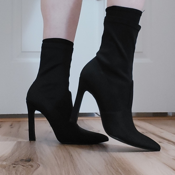 Cape Robbin pointy toe Sock Booties .size 7M - Picture 1 of 5